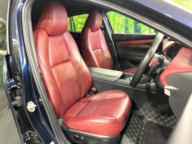 MAZDA3ファストバック 20Sバーガンディ セレクション 禁煙車 純正8.8型ナビ 360度ビューモニター 柿本マフラー 衝突被害軽減装置 赤革シート シートヒーター クリアランスソナー ステアリングヒーター オートエアコン 純正18AW スマートキー(10枚目)