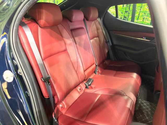 MAZDA3ファストバック 20Sバーガンディ セレクション 禁煙車 純正8.8型ナビ 360度ビューモニター 柿本マフラー 衝突被害軽減装置 赤革シート シートヒーター クリアランスソナー ステアリングヒーター オートエアコン 純正18AW スマートキー(11枚目)