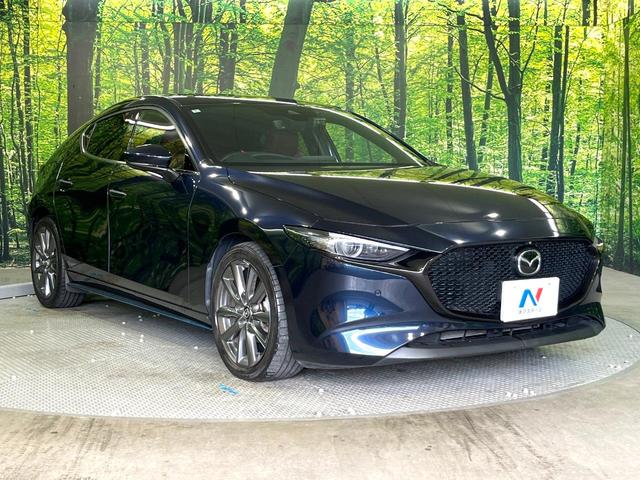 MAZDA3ファストバック 20Sバーガンディ セレクション 禁煙車 純正8.8型ナビ 360度ビューモニター 柿本マフラー 衝突被害軽減装置 赤革シート シートヒーター クリアランスソナー ステアリングヒーター オートエアコン 純正18AW スマートキー(15枚目)