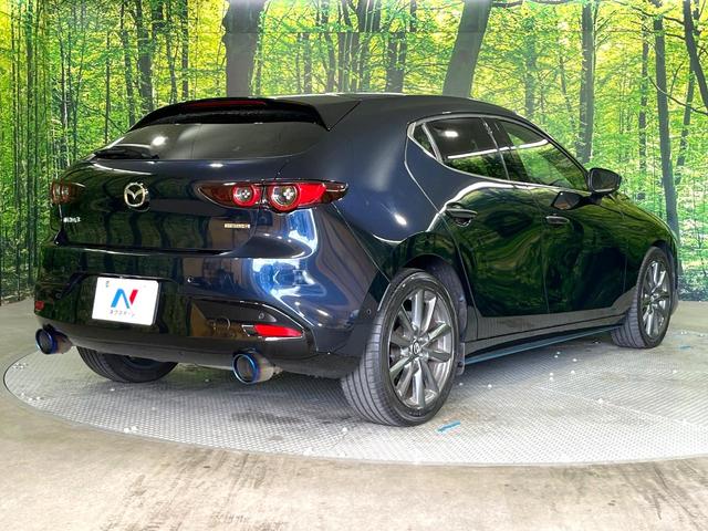 MAZDA3ファストバック 20Sバーガンディ セレクション 禁煙車 純正8.8型ナビ 360度ビューモニター 柿本マフラー 衝突被害軽減装置 赤革シート シートヒーター クリアランスソナー ステアリングヒーター オートエアコン 純正18AW スマートキー(16枚目)