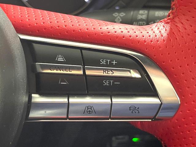 MAZDA3ファストバック 20Sバーガンディ セレクション 禁煙車 純正8.8型ナビ 360度ビューモニター 柿本マフラー 衝突被害軽減装置 赤革シート シートヒーター クリアランスソナー ステアリングヒーター オートエアコン 純正18AW スマートキー(28枚目)