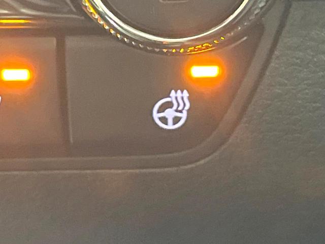 MAZDA3ファストバック 20Sバーガンディ セレクション 禁煙車 純正8.8型ナビ 360度ビューモニター 柿本マフラー 衝突被害軽減装置 赤革シート シートヒーター クリアランスソナー ステアリングヒーター オートエアコン 純正18AW スマートキー(39枚目)