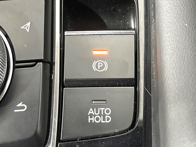 MAZDA3ファストバック 20Sバーガンディ セレクション 禁煙車 純正8.8型ナビ 360度ビューモニター 柿本マフラー 衝突被害軽減装置 赤革シート シートヒーター クリアランスソナー ステアリングヒーター オートエアコン 純正18AW スマートキー(42枚目)