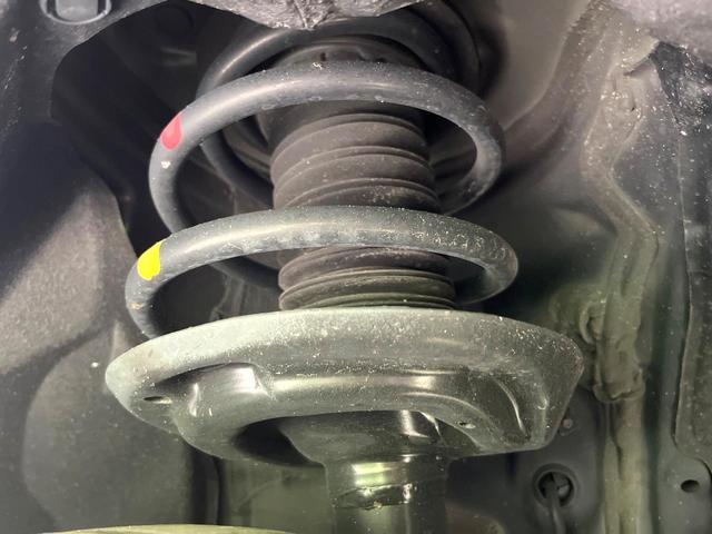 ハリアー G 禁煙車 純正8インチDA バックカメラ ハーフレザーシート パワーシート コーナーセンサー スマートキー デジタルインナーミラー LEDヘッド ビルトインETC 純正18インチアルミ 車線逸脱警報(20枚目)