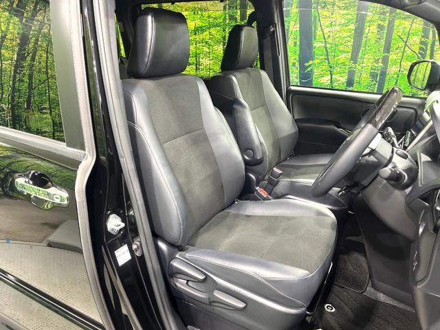 ノア ハイブリッドＳｉ　ダブルバイビーＩＩＩ　禁煙車　純正９インチナビ　後席モニター　両側電動ドア　バックカメラ　衝突被害軽減システム　ハーフレザーシート　コーナーセンサー　スマートキー　ＬＥＤヘッド　ビルトインＥＴＣ　クルコン（10枚目）