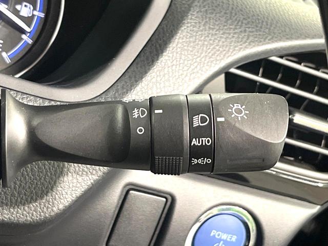 ノア ハイブリッドＳｉ　ダブルバイビーＩＩＩ　禁煙車　純正９インチナビ　後席モニター　両側電動ドア　バックカメラ　衝突被害軽減システム　ハーフレザーシート　コーナーセンサー　スマートキー　ＬＥＤヘッド　ビルトインＥＴＣ　クルコン（37枚目）