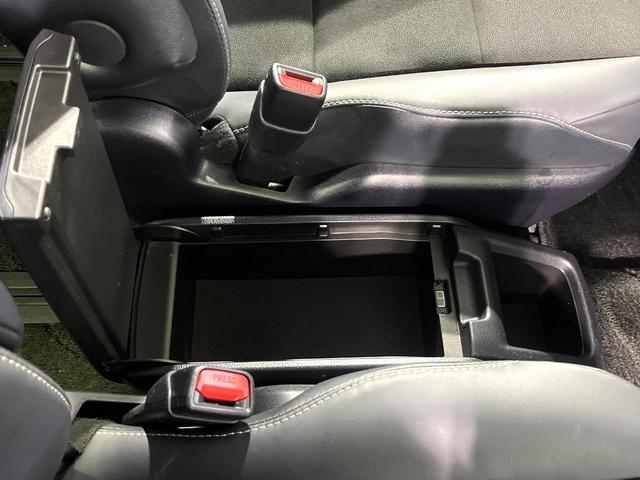 ノア ハイブリッドＳｉ　ダブルバイビーＩＩＩ　禁煙車　純正９インチナビ　後席モニター　両側電動ドア　バックカメラ　衝突被害軽減システム　ハーフレザーシート　コーナーセンサー　スマートキー　ＬＥＤヘッド　ビルトインＥＴＣ　クルコン（48枚目）