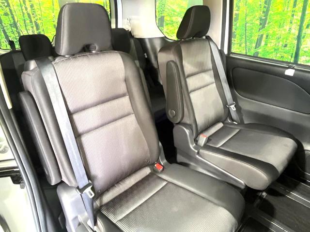 セレナ ｅ－パワー　ハイウェイスターＶ　禁煙車　純正１０型ＳＤナビ　フリップダウンモニター　両側電動スライドドア　全周囲カメラ　プロパイロット　コーナーセンサー　ＬＥＤヘッドライト　ビルトインＥＴＣ　純正１５インチアルミホイール（9枚目）