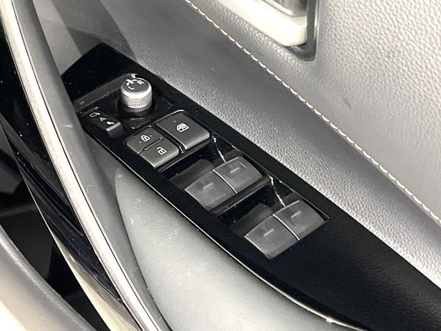 カローラツーリング ハイブリッド　ダブルバイビー　禁煙車　純正１０．５インチディスプレイ　バックカメラ　衝突被害軽減システム　レークル　ハーフレザーシート　コーナーセンサー　ＬＥＤヘッド　ＥＴＣ　純正１７インチＡＷ　オートハイビーム　車線逸脱警報（47枚目）