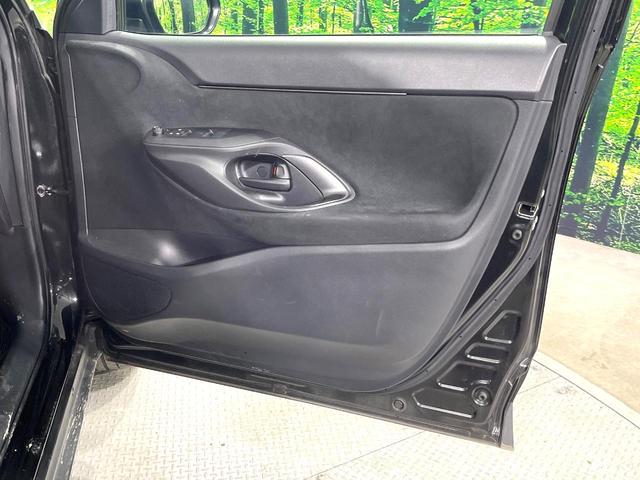 ヤリスクロス ＧＲスポーツ　禁煙車　純正８インチディスプレイ　全周囲カメラ　衝突被害軽減システム　レーダークルーズ　ハーフレザーシート　コーナーセンサー　ＬＥＤヘッド　ＥＴＣ　純正１８インチアルミ　オートハイビーム　車線逸脱警報（51枚目）