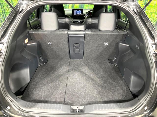 ヤリスクロス ＧＲスポーツ　禁煙車　純正８インチディスプレイ　全周囲カメラ　衝突被害軽減システム　レーダークルーズ　ハーフレザーシート　コーナーセンサー　ＬＥＤヘッド　ＥＴＣ　純正１８インチアルミ　オートハイビーム　車線逸脱警報（52枚目）