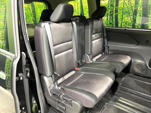 セレナ ハイウェイスター　２５ｔｈスペシャルセレクションＢ　禁煙車　純正９インチナビ　後席モニター　全周囲カメラ　両側電動ドア　衝突被害軽減システム　コーナーセンサー　スマートキー　ＬＥＤヘッド　ビルトインＥＴＣ　クルコン　純正１６インチアルミ　オートライト（9枚目）