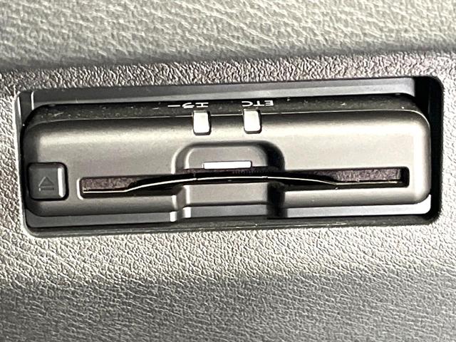 キックス Ｘ　禁煙車　純正９インチナビ　全周囲カメラ　プロパイロット　衝突被害軽減システム　ハーフレザーシート　コーナーセンサー　スマートキー　ＬＥＤヘッド　ルーフレール　ビルトインＥＴＣ　純正１７インチアルミ（6枚目）