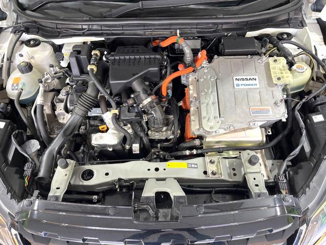 キックス Ｘ　禁煙車　純正９インチナビ　全周囲カメラ　プロパイロット　衝突被害軽減システム　ハーフレザーシート　コーナーセンサー　スマートキー　ＬＥＤヘッド　ルーフレール　ビルトインＥＴＣ　純正１７インチアルミ（18枚目）