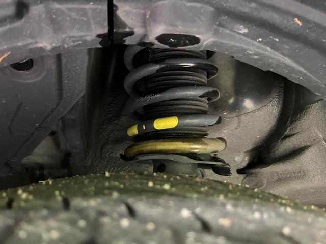 キックス Ｘ　禁煙車　純正９インチナビ　全周囲カメラ　プロパイロット　衝突被害軽減システム　ハーフレザーシート　コーナーセンサー　スマートキー　ＬＥＤヘッド　ルーフレール　ビルトインＥＴＣ　純正１７インチアルミ（20枚目）