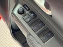 ハイブリッドＺ　純正１０．５型ディスプレイオーディオ　全周囲カメラ　禁煙車　衝突軽減装置　両側電動スライドドア　ブラインドスポットモニター　シートヒーター　クリアランスソナー　ＬＥＤヘッドライト　ＥＴＣ（33枚目）