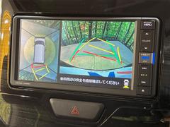 【マルチテレインモニター】車のフロントやサイドのカメラ画像を同時にモニター表示することで、悪路や狭い道を走行時でも周囲の状況確認ができ安心！本格ＳＵＶにうれしい装備です♪ 6