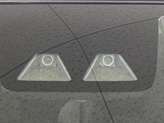 【スマートアシスト】走行中に前方の車両等を認識し、衝突しそうな時は警報とブレーキで衝突回避と被害軽減をアシスト。より安全にドライブをお楽しみいただけます。 4