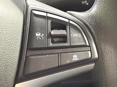 �ڥ����ץƥ��֥��롼������ȥ�����۹�®ƻϩ�Ǥ�Ĺ��Υ���Ԥ��ڤˡ�����ư��®�٤��ݤĥ��롼������ȥ����뤬�����ͷڸ������ƥ��Ϣ�Ȥ��������μ�ξ���Τ��Ƽִ֤��ݤĤ褦��®��Ĵ�ᤷ�Ƥ���ޤ����� 6