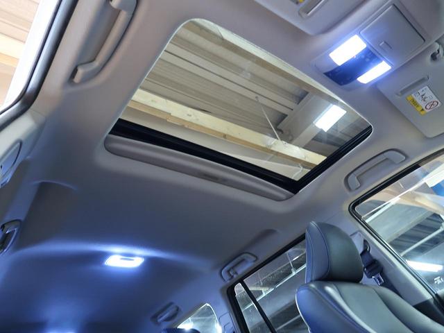 TX Lパッケージ 禁煙車 SDナビ 7人 ムーンルーフ ブラックレザーシート 社外ナビ バックカメラ LEDヘッドライト Bluetooth 前席シートヒーター フルセグTV オートライト(6枚目)