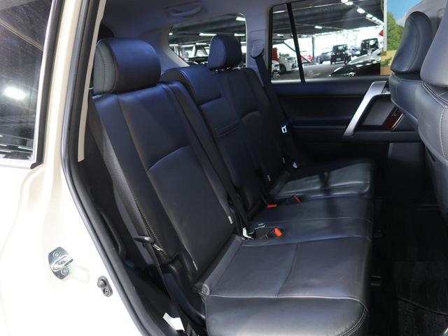 TX Lパッケージ 禁煙車 SDナビ 7人 ムーンルーフ ブラックレザーシート 社外ナビ バックカメラ LEDヘッドライト Bluetooth 前席シートヒーター フルセグTV オートライト(12枚目)