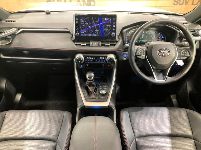 ＲＡＶ４　ＰＨＶ ブラックトーン　純正９インチナビ　全周囲カメラ　衝突被害軽減　１００Ｖ電源　レーダークルーズ　禁煙車　４ＷＤ　電動リアゲート　前席シートエアコン　ドラレコ　コーナーセンサー　ＬＥＤ　ルーフレール（2枚目）