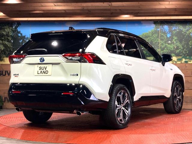 ＲＡＶ４　ＰＨＶ ブラックトーン　純正９インチナビ　全周囲カメラ　衝突被害軽減　１００Ｖ電源　レーダークルーズ　禁煙車　４ＷＤ　電動リアゲート　前席シートエアコン　ドラレコ　コーナーセンサー　ＬＥＤ　ルーフレール（17枚目）