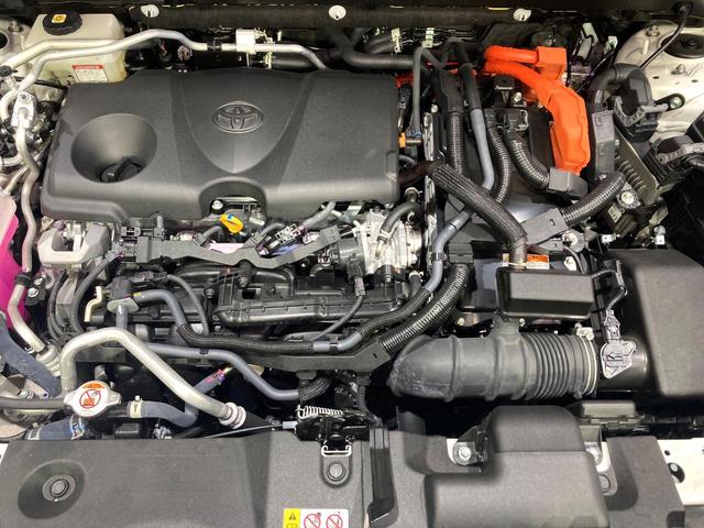ＲＡＶ４　ＰＨＶ ブラックトーン　純正９インチナビ　全周囲カメラ　衝突被害軽減　１００Ｖ電源　レーダークルーズ　禁煙車　４ＷＤ　電動リアゲート　前席シートエアコン　ドラレコ　コーナーセンサー　ＬＥＤ　ルーフレール（18枚目）