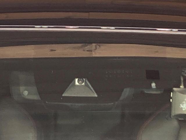 ＲＡＶ４　ＰＨＶ ブラックトーン　純正９インチナビ　全周囲カメラ　衝突被害軽減　１００Ｖ電源　レーダークルーズ　禁煙車　４ＷＤ　電動リアゲート　前席シートエアコン　ドラレコ　コーナーセンサー　ＬＥＤ　ルーフレール（24枚目）