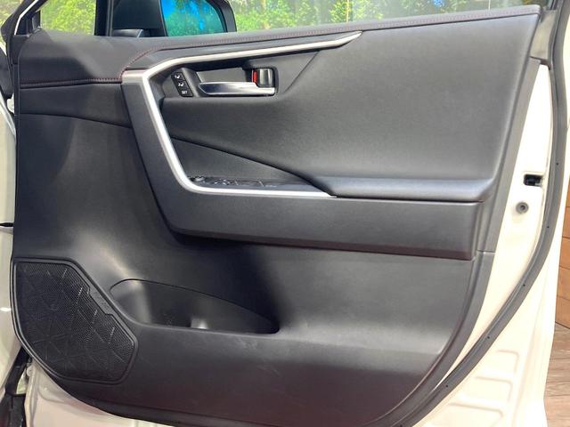 ＲＡＶ４　ＰＨＶ ブラックトーン　純正９インチナビ　全周囲カメラ　衝突被害軽減　１００Ｖ電源　レーダークルーズ　禁煙車　４ＷＤ　電動リアゲート　前席シートエアコン　ドラレコ　コーナーセンサー　ＬＥＤ　ルーフレール（39枚目）
