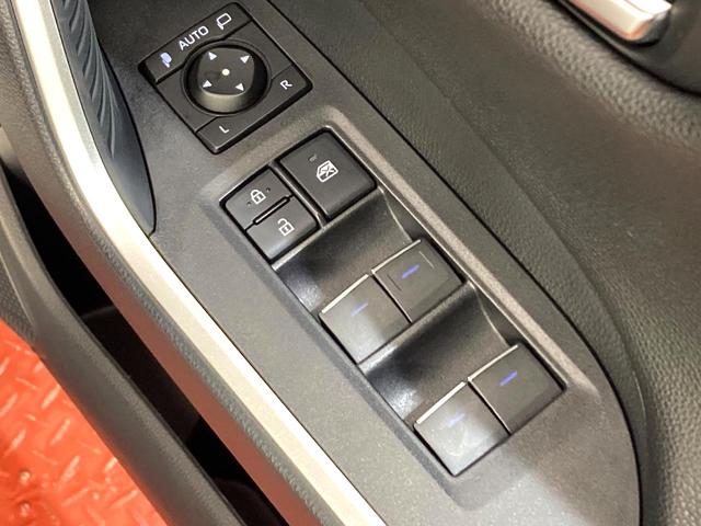 ＲＡＶ４　ＰＨＶ ブラックトーン　純正９インチナビ　全周囲カメラ　衝突被害軽減　１００Ｖ電源　レーダークルーズ　禁煙車　４ＷＤ　電動リアゲート　前席シートエアコン　ドラレコ　コーナーセンサー　ＬＥＤ　ルーフレール（40枚目）