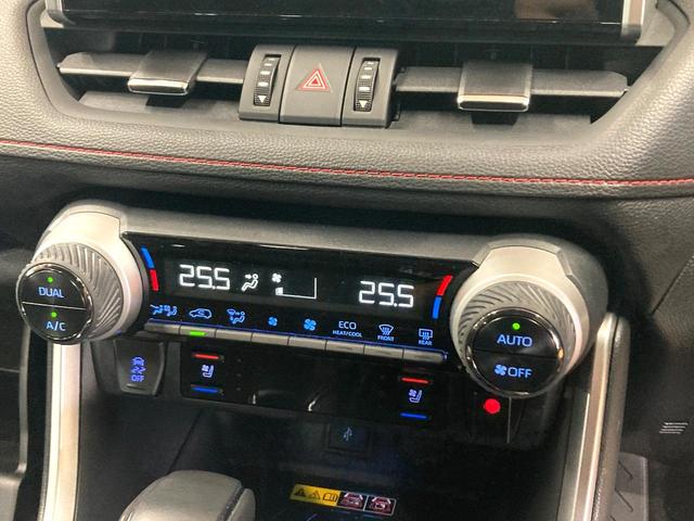 ＲＡＶ４　ＰＨＶ ブラックトーン　純正９インチナビ　全周囲カメラ　衝突被害軽減　１００Ｖ電源　レーダークルーズ　禁煙車　４ＷＤ　電動リアゲート　前席シートエアコン　ドラレコ　コーナーセンサー　ＬＥＤ　ルーフレール（46枚目）