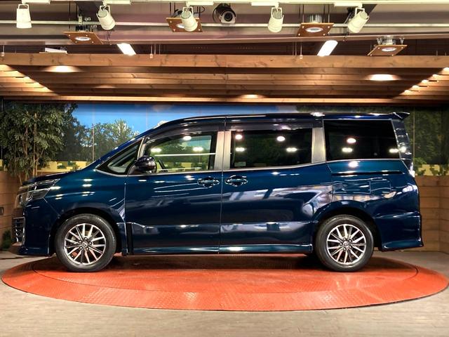 ヴォクシー ＺＳ　両側電動ドア　純正ＳＤナビ　バックカメラ　衝突被害軽減システム　禁煙車　スマートキー　ＬＥＤヘッド　ビルトインＥＴＣ　オートライト　オートエアコン　純正１６インチアルミ　リアエアコン（33枚目）
