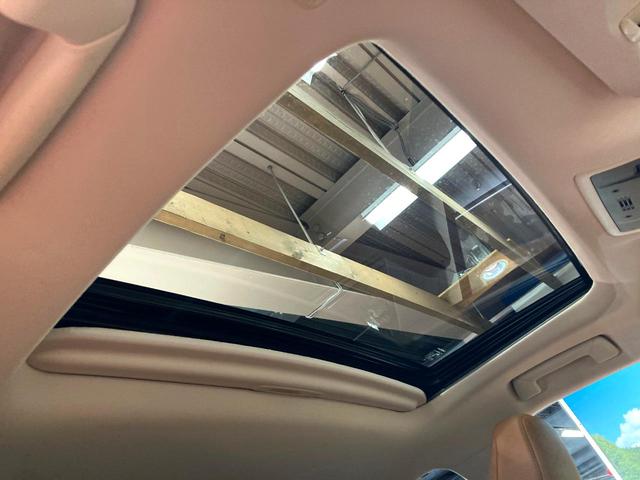 ＲＸ ＲＸ４５０ｈ　バージョンＬ　サンルーフ　純正１２．３型ナビ　全周囲カメラ　衝突被害軽減システム　レーダークルーズ　禁煙車　電動リアゲート　レザーシート　全席シートヒーター　前席シートエアコン　パワーシート　コーナーセンサー（3枚目）