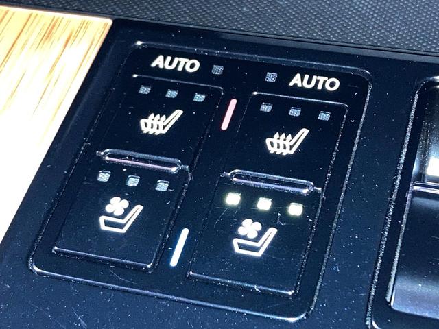 ＲＸ ＲＸ４５０ｈ　バージョンＬ　サンルーフ　純正１２．３型ナビ　全周囲カメラ　衝突被害軽減システム　レーダークルーズ　禁煙車　電動リアゲート　レザーシート　全席シートヒーター　前席シートエアコン　パワーシート　コーナーセンサー（6枚目）