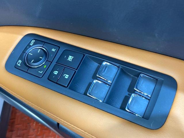 ＲＸ ＲＸ４５０ｈ　バージョンＬ　サンルーフ　純正１２．３型ナビ　全周囲カメラ　衝突被害軽減システム　レーダークルーズ　禁煙車　電動リアゲート　レザーシート　全席シートヒーター　前席シートエアコン　パワーシート　コーナーセンサー（31枚目）