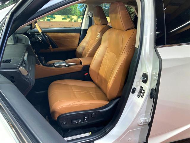 ＲＸ ＲＸ４５０ｈ　バージョンＬ　サンルーフ　純正１２．３型ナビ　全周囲カメラ　衝突被害軽減システム　レーダークルーズ　禁煙車　電動リアゲート　レザーシート　全席シートヒーター　前席シートエアコン　パワーシート　コーナーセンサー（72枚目）