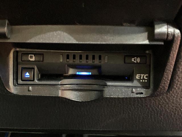 ヤリスクロス ハイブリッドＺ　アドベンチャー　純正８型ナビ　全周囲カメラ　レーダークルーズコントロール　シートヒーター　ステアリングヒーター　パワーシート　ドラレコ　ＥＴＣ　ＬＥＤヘッドライト　スマートキー　Ｂｌｕｅｔｏｏｔｈ　フルセグ（5枚目）