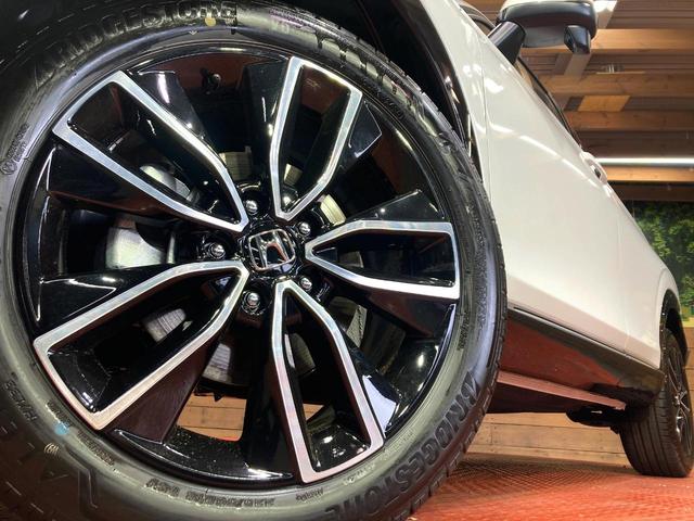 ヴェゼル ｅ：ＨＥＶ　Ｚ　登録済未使用車　ホンダコネクトナビ　バックカメラ　ホンダセンシング　パワーバックドア　レーダークルーズコントロール　ＥＴＣ２．０　純正１８インチアルミホイール　ＬＥＤヘッドライト（13枚目）