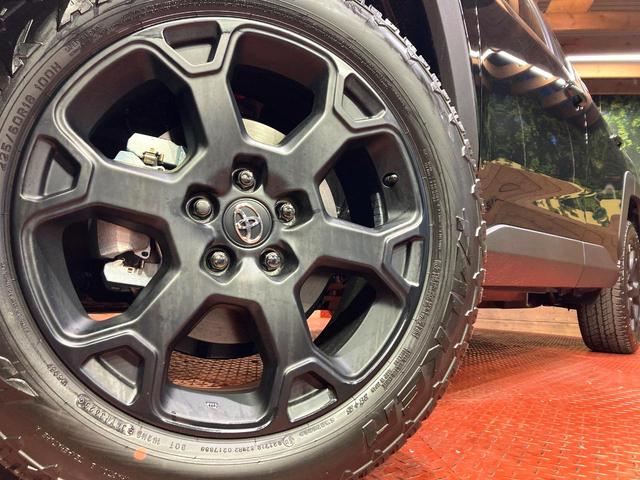 ＲＡＶ４ アドベンチャー　オフロードパッケージＩＩ　登録済未使用車　バックカメラ　セーフティセンス　レーダークルーズ　純正１０．５型ナビ　合皮シート　前席シートエアコン　パワーシート　コーナーセンサー　ＬＥＤヘッド　ルーフレール　ＥＴＣ２．０（13枚目）