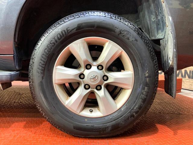 ランドクルーザープラド ＴＸ　７人乗り　ＳＤナビ　禁煙車　スマートキー　ビルドインＥＴＣ　電動格納ミラー　フルセグＴＶ　ＣＤ／ＤＶＤ再生　デュアルオートエアコン　横滑り防止装置（25枚目）