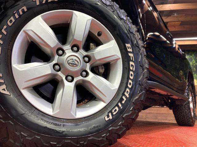 ランドクルーザープラド ＴＸ　ディーゼル　サンルーフ　ルーフレール　禁煙車　ＳＤナビ　バックカメラ　クルーズコントロール　ビルドインＥＴＣ　ＬＥＤヘッドライト　オートライト　スマートキー　ウッドコンビハンドル　純正１７インチアルミ（13枚目）