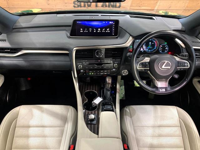 ＲＸ ＲＸ２００ｔ　Ｆスポーツ　大型サンルーフ　１２．３インチワイドナビ　パノラミックビューモニター　レーダークルーズコントロール　パワーバックドア　三眼ＬＥＤヘッドライト　純正２０インチアルミホイール　フルセグＴＶ　ＥＴＣ２．０（2枚目）