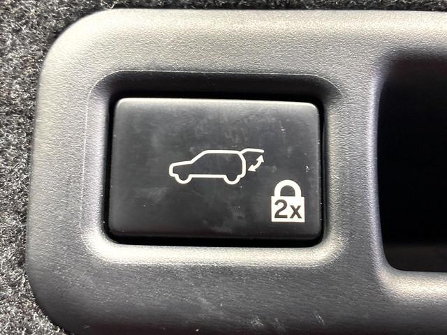 ＲＸ ＲＸ２００ｔ　Ｆスポーツ　大型サンルーフ　１２．３インチワイドナビ　パノラミックビューモニター　レーダークルーズコントロール　パワーバックドア　三眼ＬＥＤヘッドライト　純正２０インチアルミホイール　フルセグＴＶ　ＥＴＣ２．０（7枚目）