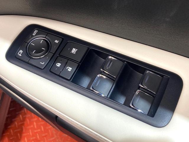 ＲＸ ＲＸ２００ｔ　Ｆスポーツ　大型サンルーフ　１２．３インチワイドナビ　パノラミックビューモニター　レーダークルーズコントロール　パワーバックドア　三眼ＬＥＤヘッドライト　純正２０インチアルミホイール　フルセグＴＶ　ＥＴＣ２．０（26枚目）