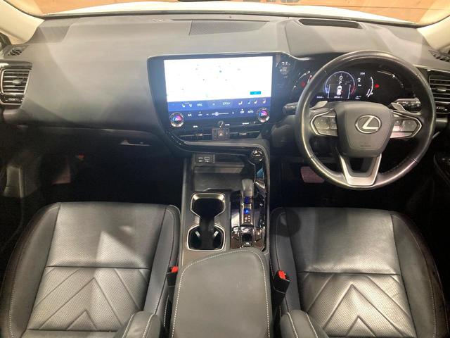 NX NX250 バージョンL サンルーフ 純正SDナビ 全周囲カメラ 衝突被害軽減システム レーダークルーズ 禁煙車 電動リアゲート レザーシート 全席シートヒーター 前席シートエアコン ドラレコ コーナーセンサー スマートキー(2枚目)