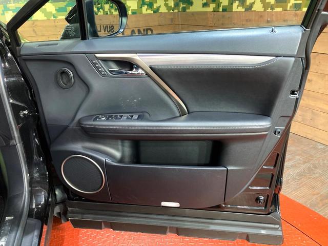 ＲＸ ＲＸ４５０ｈ　Ｆスポーツ　パノラマルーフ　マークレビンソン　ＴＲＤフルエアロ　パノラミックビューモニター　３眼ＬＥＤヘッドライト　プリクラッシュセーフティシステム　クリアランスソナー　純正２０インチアルミホイール　ＨＵＤ（43枚目）