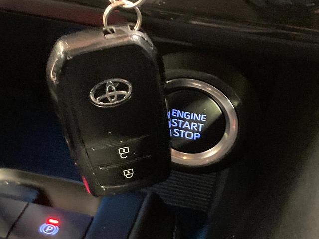 ハリアー Ｓ　純正ナビ機能付きディスプレイオーディオ　バックカメラ　レーダークルーズコントロール　ＥＴＣ　オートブレーキホールド　純正革巻きステアリング　ＬＥＤヘッドライト　純正１７インチアルミホイール（30枚目）