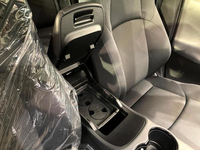 ハリアー Ｓ　純正ナビ機能付きディスプレイオーディオ　バックカメラ　レーダークルーズコントロール　ＥＴＣ　オートブレーキホールド　純正革巻きステアリング　ＬＥＤヘッドライト　純正１７インチアルミホイール（33枚目）