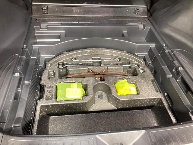 ハリアー Ｓ　純正ナビ機能付きディスプレイオーディオ　バックカメラ　レーダークルーズコントロール　ＥＴＣ　オートブレーキホールド　純正革巻きステアリング　ＬＥＤヘッドライト　純正１７インチアルミホイール（35枚目）